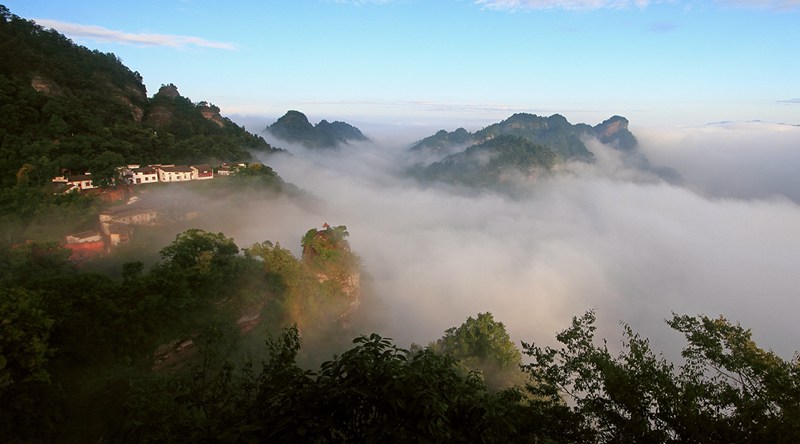 仙居（作者：胡宏坤；拍摄地址：休宁县齐云山镇齐云山村；联系电话：18955966555；联系地址：休宁县工商局）.jpg